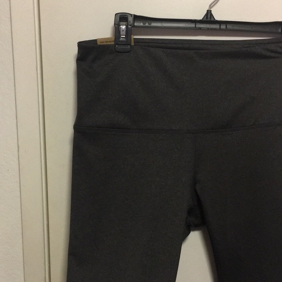 NEW Reebok Skinny Capri High Rise Workout Leggings - Picture 6 of 7